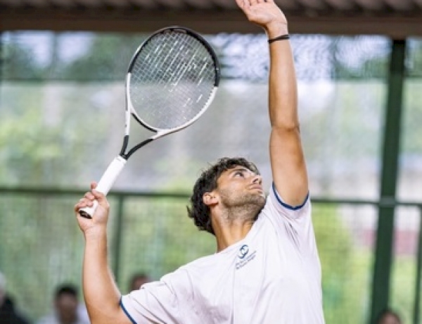 Júlian Cúndom, da Argentina, conquista título profissional do 1º Open de Tênis de Erechim