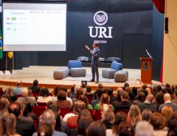 URI Erechim recebe MotIVA com foco nos impactos da Reforma Tributária