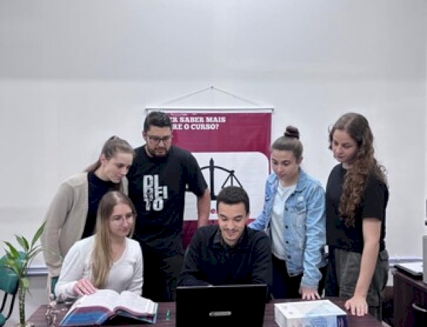 Estudantes de Direito da UNIDEAU obtêm na Justiça medicamento para paciente com doença rara