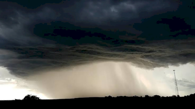Chuva intensa e temporais isolados atingem o Rio Grande do Sul