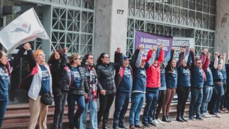Bancários paralisam atividades em todo país nessa quinta-feira (20)