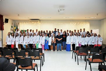URI Erechim - Medicina Veterinária promove cerimônia de enrega de jalecos