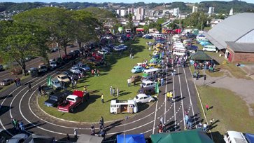 Mais de 300 veículos participaram do 1º Encontro de carros antigos de Getúlio Vargas marcando mais um fim de semana em Getúlio Vargas repleto de atrações