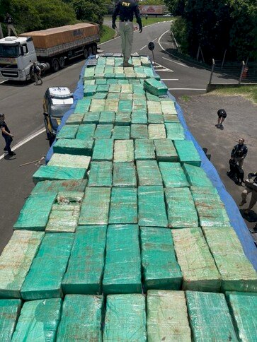 Polícia Civil e PRF apreendem mais de duas toneladas de maconha