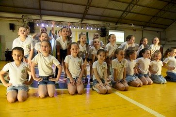 Com o tema: celebrar o que somos, o que aprendemos e o que vivenciamos, aconteceu na última quinta-feira (23) a Noite Festiva da Escola de Educação Básica IDEAU – Santa Clara.