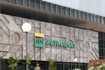Petrobras seleciona escolas públicas para receber doação de notebooks