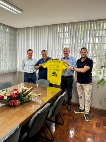 A Uri Erechim continua jogando com o Canarinho, agora no ano do centenário verde e amarelo!