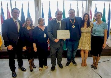 Criador de plataforma para pacientes com Alzheimer recebe Medalha do Mérito Farroupilha