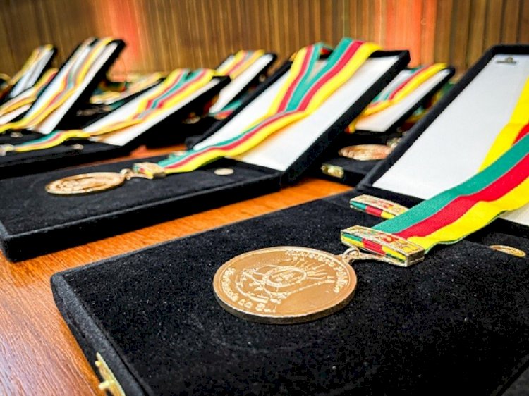 MP-RS entrega Ordem do Mérito - grau comendador ao Comandante-Geral da BM