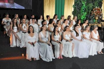 ESCOLA FORMA NOVO GRUPO DE TÉCNICOS EM ENFERMAGEM