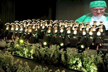 FORMATURA DOS PRIMEIROS MÉDICOS: UMA NOVA MARCA DA UNIVERSIDADE