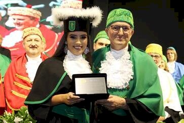 FORMATURA DOS PRIMEIROS MÉDICOS: UMA NOVA MARCA DA UNIVERSIDADE