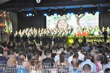 FORMATURA DOS PRIMEIROS MÉDICOS: UMA NOVA MARCA DA UNIVERSIDADE