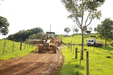 Obras recuperam estradas do interior de Severiano de Almeida