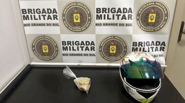 Motociclista é preso pela Brigada Militar por tráfico de drogas