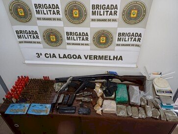 Homem é preso por tráfico de drogas e porte ilegal de arma em Lagoa Vermelha