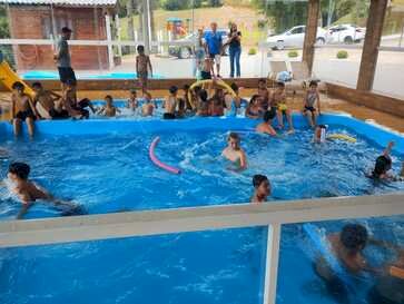 Getúlio Vargas - Crianças e Adolescentes participam de passeios no Rancho Flor de Tarumã e na Chácara Astolfi
