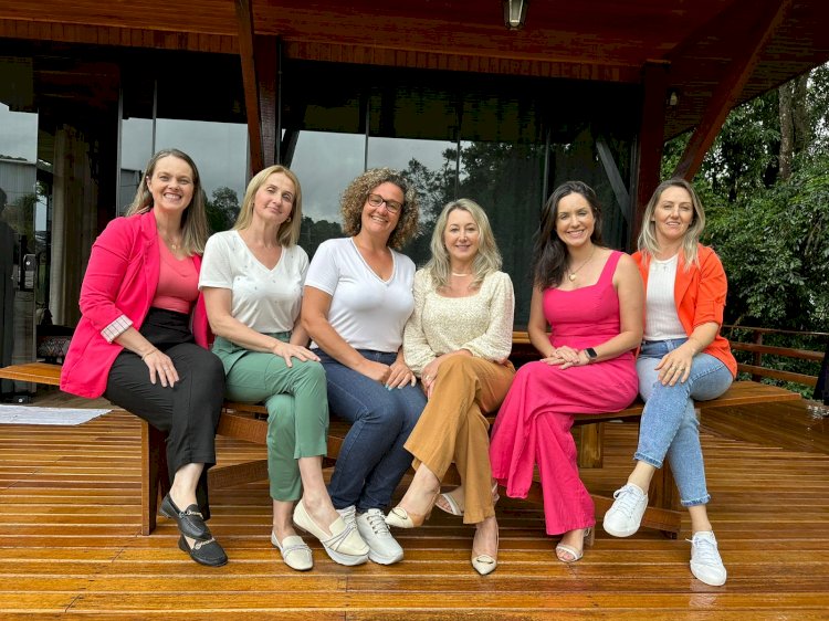 Eleita nova diretoria das primeiras-damas da AMAU
