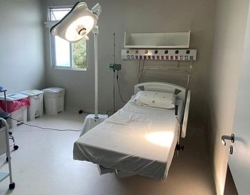 Hospital Santa Terezinha recebe focos cirúrgicos para o novo Centro de Parto Normal