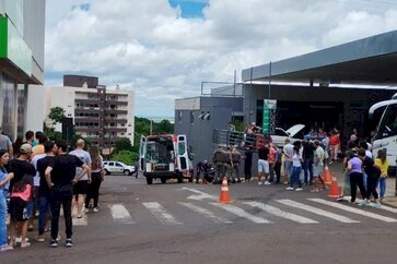 Policial de folga reage a roubo e mata assaltante a tiros no centro de Carazinho