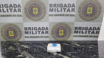 Homem é preso pela BM, com meio quilo de cocaína