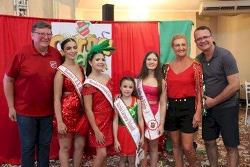Rainha Infantil 2024 do CER Atlântico é Crystal Kich Passa