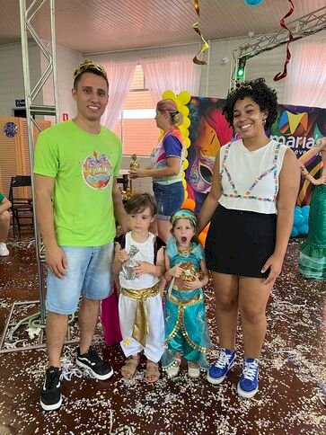 SOCIAL  - Anissara Zir - Muita folia no carnaval do Maria's