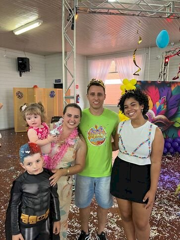 SOCIAL  - Anissara Zir - Muita folia no carnaval do Maria's