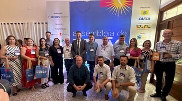 Comitiva da AMAU participa da Assembleia de Verão da Famurs