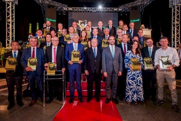 Troféu Brasil Expodireto homenageia lideranças do agronegócio brasileiro