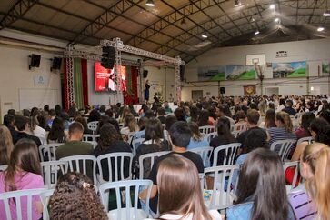 UNIDEAU - Aula Magna com Marianita Ortaça discute empreendedorismo e carreiras fora das metrópoles