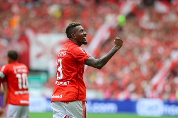 Inter goleia o São Luiz e avança para as semifinais do Gauchão