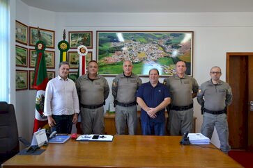 Polícia Militar é recebida pelos líderes do Executivo Municipal de Ipiranga do Sul
