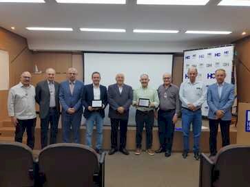 Hospital de Clínicas presta homenagem ao deputado federal Luciano Azevedo e ao prefeito Pedro Almeida
