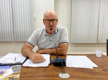 Câmara de Vereadores de Getúlio Vargas aprova pintura de postes de energia elétrica na Rua Irmão Gabriel Leão