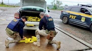 PRF prende dois traficantes e apreende quase 150 quilos de maconha