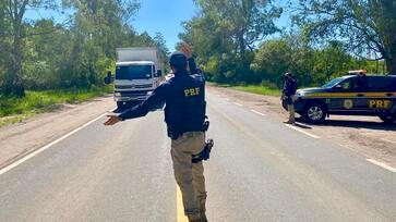 Dois homens são presos com carga de cigarros contrabandeados em Vacaria