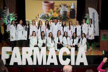Curso de Farmácia da URI promove cerimônia de entrega de jalecos
