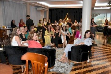 Clube do Comércio comemora o Dia das Mães com integrantes da Diretoria e ação de solidariedade