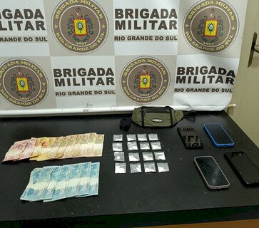 Brigada Militar através do 3°RPMon prende dois traficantes de cocaína no Centro de Passo Fundo