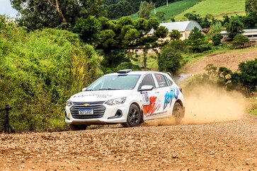 Nova dupla estreia no Brasileiro de Rally em prova no PR