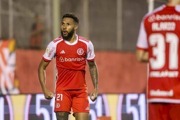 Inter perde no Barradão