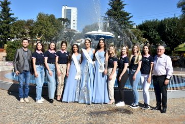 Candidatas à Rainha de Getúlio Vargas encantam na carreata pelas principais ruas e avenidas da cidade