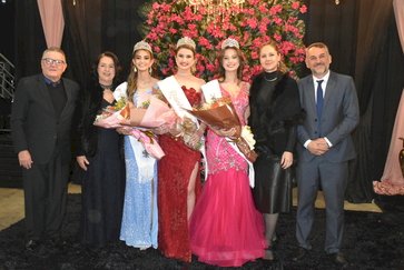 Milena Taliza Cazzonato é coroada Rainha dos  festejos dos 90 anos de Getúlio Vargas