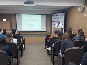 Hospital de Clínicas recepciona acadêmicos de Medicina que iniciam internato médico