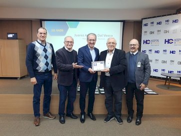 Colaboradores do HCPF são homenageados ao completar 10 e 20 anos de trabalho