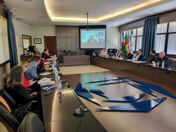 Reitor da URI participa de audiência com a Bancada Gaúcha
