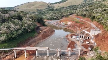 PCH Santo Cristo em construção pela Creral recebe visita de empresários e autoridades