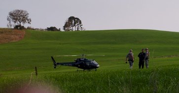 Polícia procura dupla que assaltou joalheria em Trindade do Sul