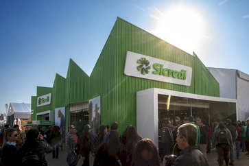 Sicredi fortalece parceria com a reconstrução do RS na Expointer 2024